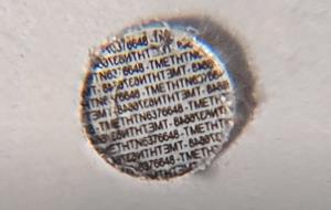 Số VIN phải soi bằng kính hiển vi trên Toyota Land Cruiser