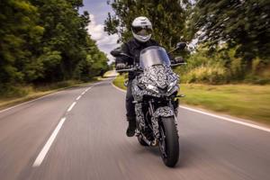 Triumph Tiger Sport 660 hé lộ những hình ảnh mới