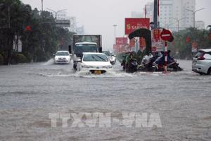 Ô tô bị ngập nước như sáng nay ở Hải Phòng lái xe cần làm gì?