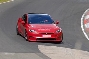 Tesla Model S Plaid lập kỷ lục xe điện thương mại nhanh nhất