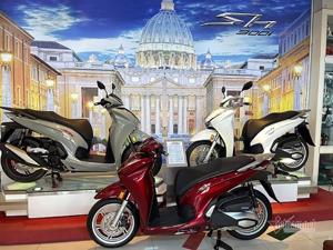 Honda SH 350i loạn giá