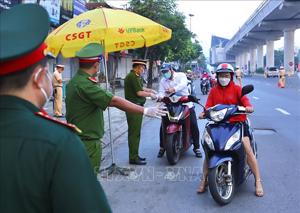 Tăng nặng xử phạt người đi xe gắn máy vi phạm để răn đe