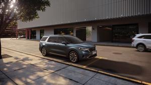 Kia Carnival 2022 "lột xác", giá từ 1,199 tỷ đồng