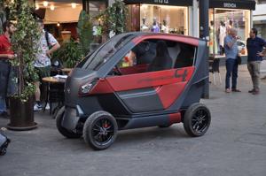 Độc đáo chiếc xe điện có thể "biến hình", thu nhỏ khi cần thiết