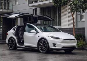 Vì sao khách hàng trung thành với Tesla?