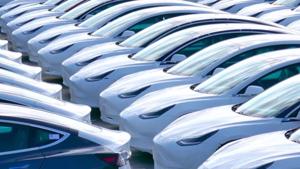 Uber đẩy thỏa thuận Hertz - Tesla lên 150.000 xe điện