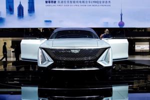 Cadillac tái cấu trúc các đại lý ở Mỹ để thách đấu Tesla