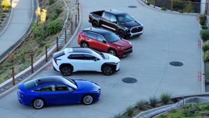 Toyota: 66% người tiêu dùng nghĩ rằng xe điện có… động cơ xăng