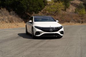 Mercedes-Benz EQS 2022 bị triệu hồi vì lỗi màn hình giải trí