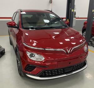 VinFast VF e34 âm thầm về đại lý Hà Nội 