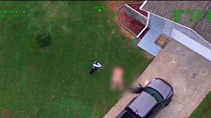 Trộm khỏa thân ăn cắp xe Ram tại đại lý ở Mỹ