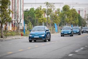 VinFast dừng sản xuất xe xăng từ cuối năm 2022, chỉ phát triển xe điện