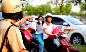 Từ 1/1/202, người đi xe máy không đội mũ bảo hiểm bị xử phạt gấp đôi