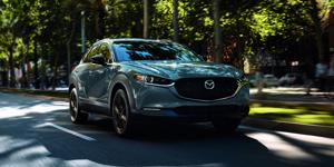 Mazda CX-30 2022 được bổ sung hệ dẫn động AWD tiêu chuẩn và phiên bản Carbon