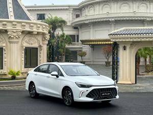 Ô tô Trung Quốc về Việt Nam tăng hơn 200% trong năm 2021 