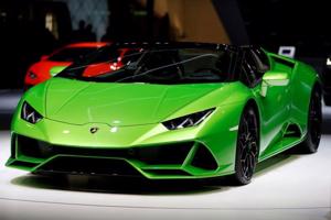 Lamborghini tìm cách “níu kéo” xe động cơ đốt trong sau năm 2030