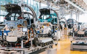 Các hãng xe bắt đầu ngừng xuất khẩu ô tô đến Nga