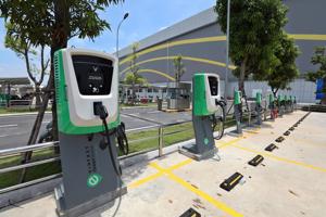 Doanh số xe điện sẽ tăng khi giá xăng đang tăng vọt?