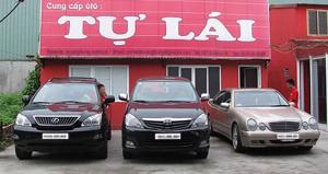 Giá thuê ô tô tự lái dịp lễ 30/4- 1/5 tăng mạnh, người thuê cần lưu ý gì?