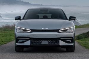 Đại lý Kia bị phạt 1 triệu USD vì bán xe kênh giá 