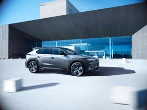 Sắp mở bán ở các thị trường Đông Nam Á, xe điện Toyota bZ4X sẽ sớm đến Việt Nam? 