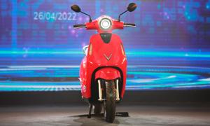 Loạt xe máy điện mới ra của VinFast có gì mà "mạnh miệng" cạnh tranh với xe xăng?