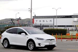 Tesla liên tục gặp rắc rối trước vấn nạn “quấy rối tình dục” tại nhà máy
