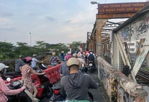 Dấu hỏi trước bài toán giải cứu cầu Long Biên không trở thành "phế tích"