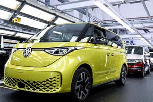 Chuỗi cung ứng pin EV đối mặt thách thức lớn trước lệnh cấm động cơ đốt trong của EU