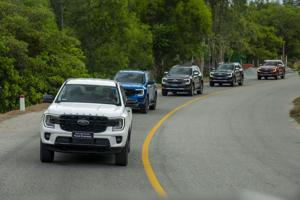 Gói “bia kèm lạc” trị giá 200 triệu của Ford Everest 2023 tại đại lý có gì?