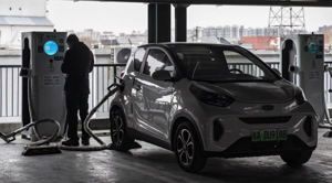 1 triệu ô tô điện Trung Quốc thiếu điện để sạc