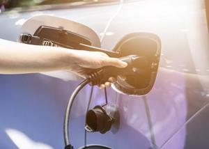 Bộ Giao thông Vận tải đề xuất tiêu chuẩn mới góp phần chống điện giật khi sạc điện cho ô tô