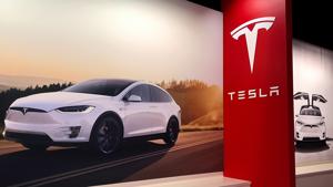 Tesla thu hồi 1,1 triệu xe vì lỗi cửa sổ