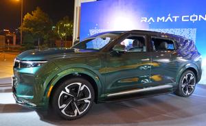 Cận cảnh  SUV VinFast VF9 lần đầu lộ diện trước công chúng