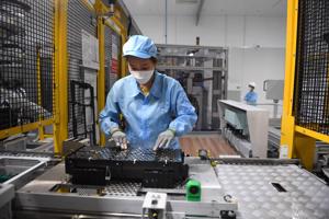 Nóng cuộc đua khai thác than chì nhân tạo sản xuất pin xe điện