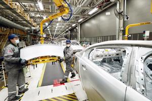 Bị “nhấn chìm” trên sân nhà, các nhà sản xuất ô tô Trung Quốc đổ xô ra nước ngoài