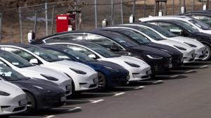 Mỹ tiếp tục “siết” quy tắc khí thải ô tô để tăng doanh số bán xe điện