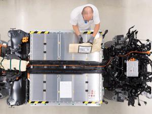 Thách thức toàn cầu đối với sự thống trị của pin xe điện từ Trung Quốc