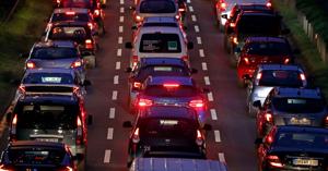 Xe điện có giúp giảm thiểu ô nhiễm không khí và tai nạn giao thông?