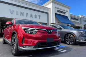 Chính thức niêm yết trên Nasdag, VinFast được định giá vượt cả Ford hay General Motors