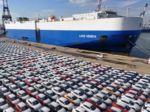 Trợ cấp của các quốc gia thúc đẩy sự bùng nổ ngành thương mại ô tô toàn cầu