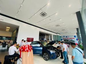 Các hãng xe chạy đua giảm giá khốc liệt những ngày cuối năm 2023