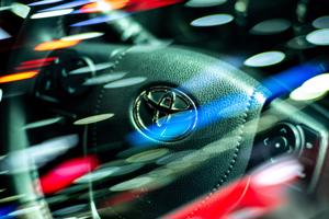 Toyota vẫn giữ vị trí số 1 thế giới nhưng đối mặt với nhiều vấn đề