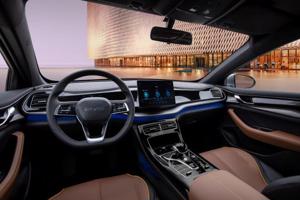 Nhà sản xuất xe điện lớn nhất thế giới lấn sân sản xuất xe hybrid giá rẻ chiếm thêm thị phần