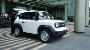 Xe điện mini biến giấc mơ "phổ cập ô tô" của người dân Việt sớm thành hiện thực