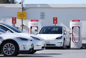 Tesla bất ngờ “quay xe” ủng hộ xoá bỏ trợ cấp xe điện tại Mỹ