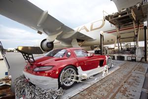 Ngành kinh doanh ô tô đặc biệt trị giá nghìn tỷ USD "né" được thuế ô tô Mỹ