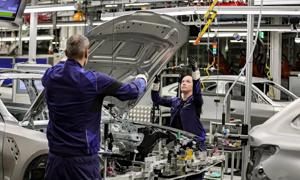 Các nhà sản xuất ô tô Đức có thể thiệt hại 10 tỷ euro dòng tiền do thuế quan của Mỹ