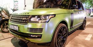 Range Rover LWB Autobiography của dân chơi Long An độ mâm hàng hiệu, dán màu quân đội khiến nhiều người tưởng là của ông Đặng Lê Nguyên Vũ