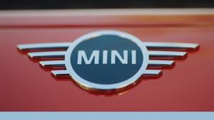 Vướng Brexit, Mini hoãn nâng cấp mới vô thời hạn